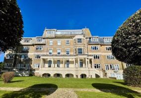 19, 43 Toft Mansions, Manor Road, Bournemouth BH1 3HG