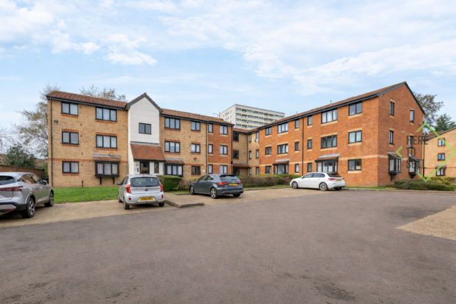 Magpie Close, Enfield EN1 (3)