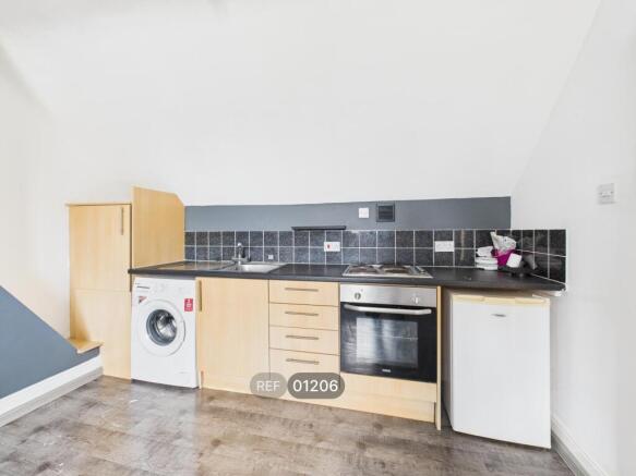 Studio to rent Image 4