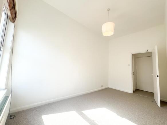 1 bed Flat for sale Image 5