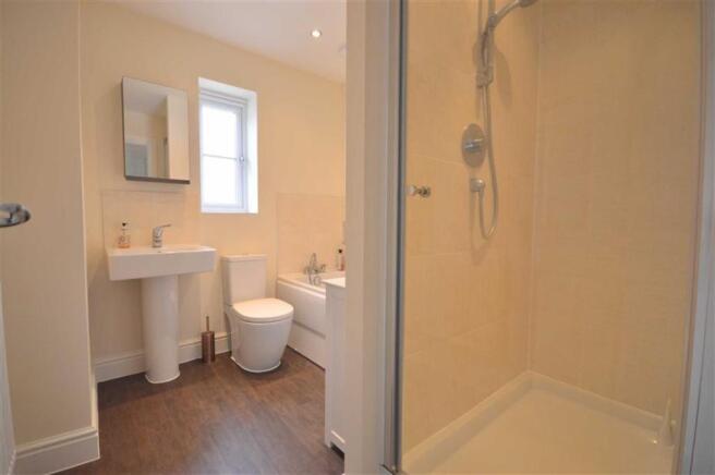 EN SUITE