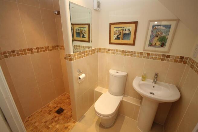 showerroom.JPG