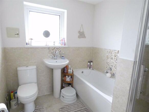 MODERN BATHROOM