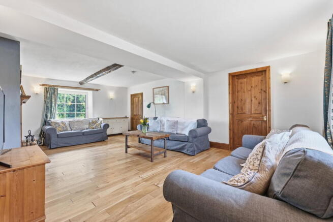 4 bed Semi-Detached for sale Image 8