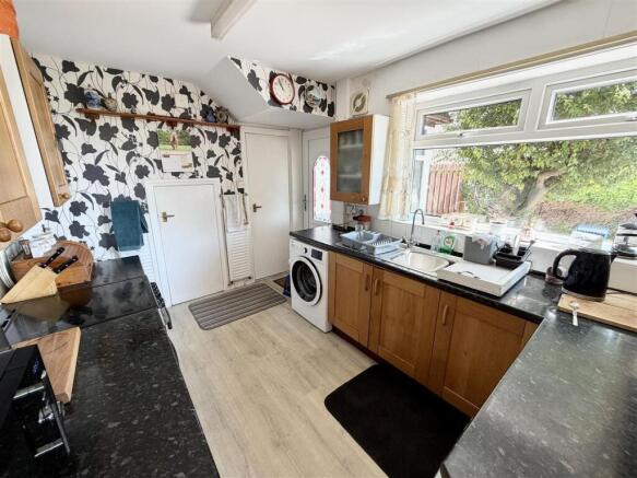 3 bed Semi-Detached for sale Image 5