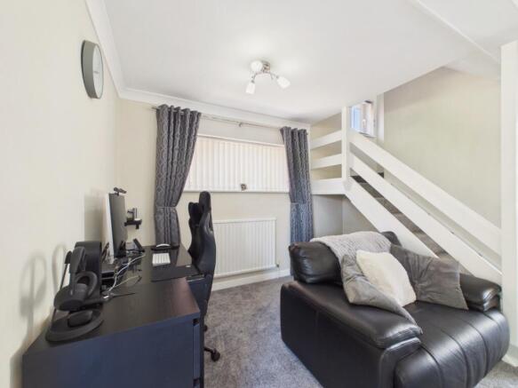 3 bed Semi-Detached for sale Image 8