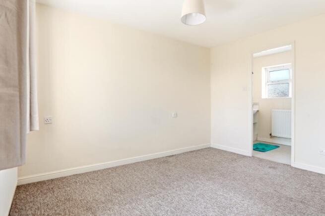 3 bed Detached for sale Image 10