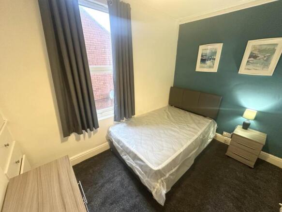 1 bed House Share to rent Image 6