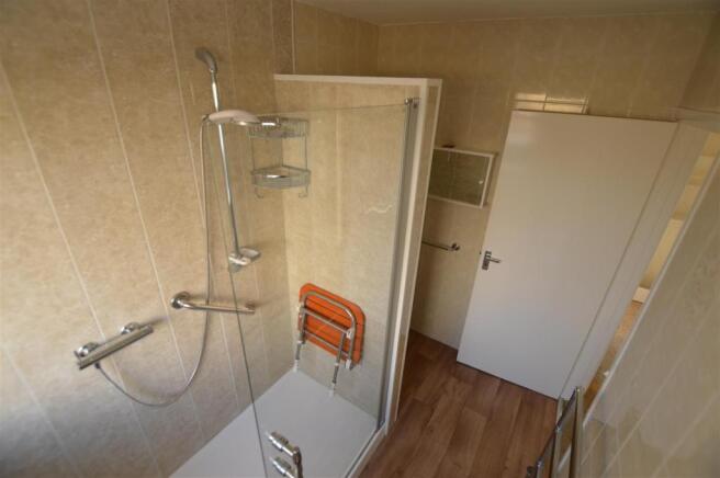 BATHROOM / SHOWER ROOM