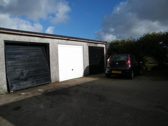Garage (Right Hand S
