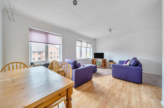 1365128-4-68ed1d6...