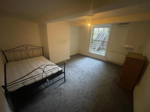 bedroom.jpg
