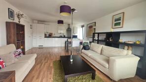 Flat 6, 56 Cranston Court, Bloemfontein Road, London W12 7FE