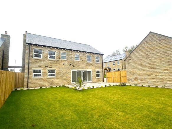 4 bed Detached for sale Image 10