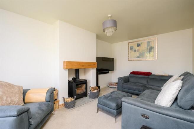 4 bed Detached for sale Image 4