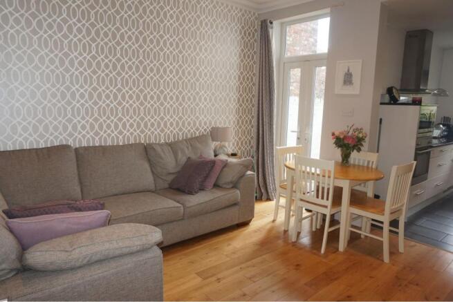 Lounge/Dining Room