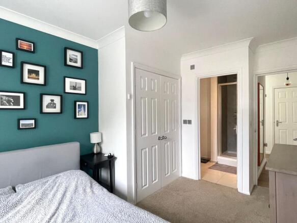 2 bed Flat for sale Image 9