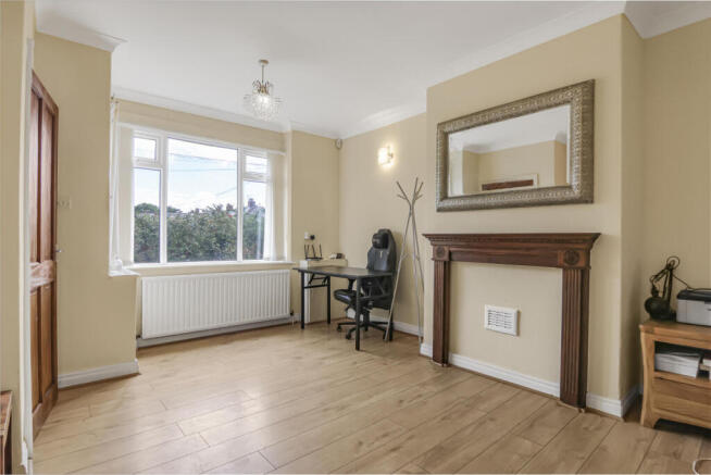 4 bed Semi-Detached for sale Image 6