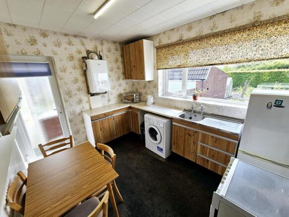 2 bed Semi-Detached Bungalow for sale Image 6