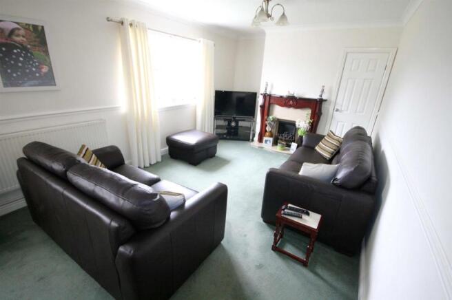 LOUNGE/ DINING ROOM