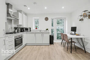 16, Aspdin House, Bazley Close, Swanscombe DA10 0FG