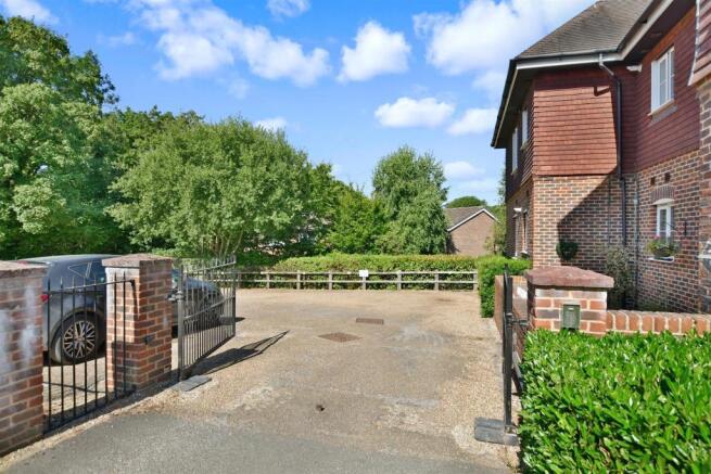 Driveway/Parking