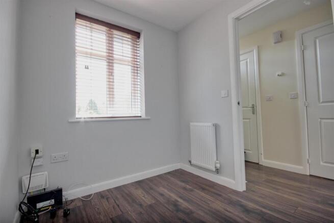 3 bed Town House for sale Image 6