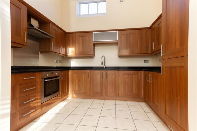 4 Queens Manor Kitchen.jpg