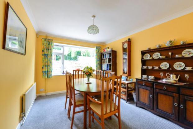 Dining Room/Bed 4