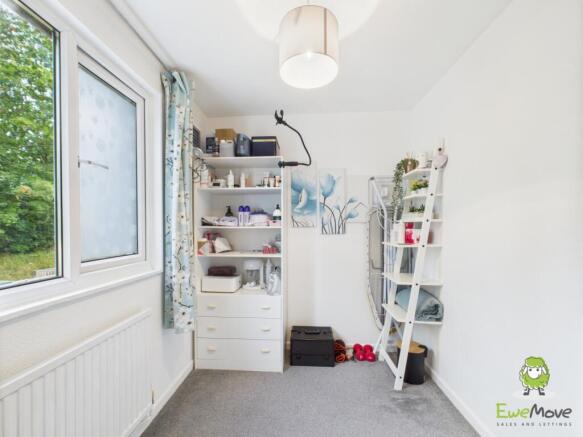 Ewemove Basingstoke Gainsborough Road Bedroom Thre