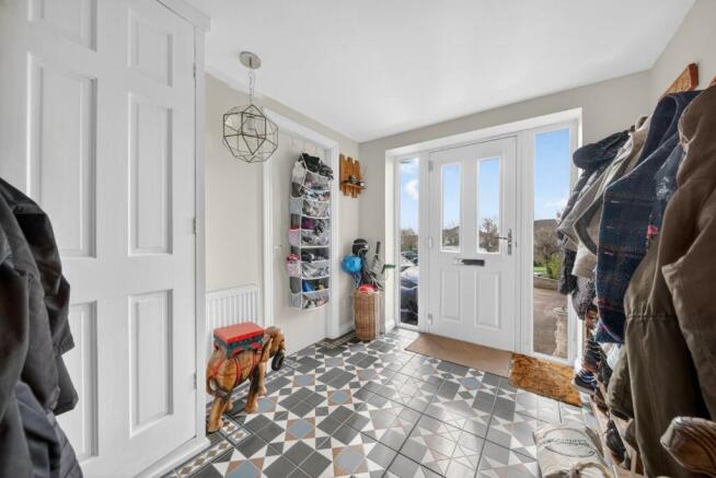 6 bed Detached for sale Image 6