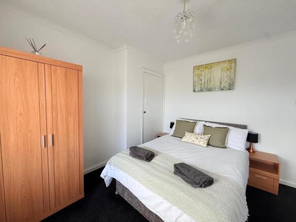 3 bed House to rent Image 6