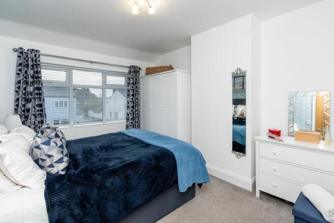 Bedrooms & Bathrooms