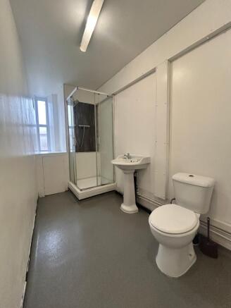 Studio to rent Image 5