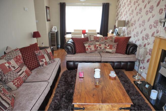 Lounge/Dining Room