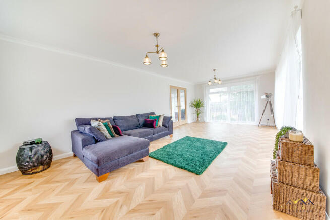 4 bed Detached Bungalow for sale Image 8