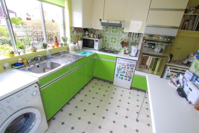 kitchen 2.jpg