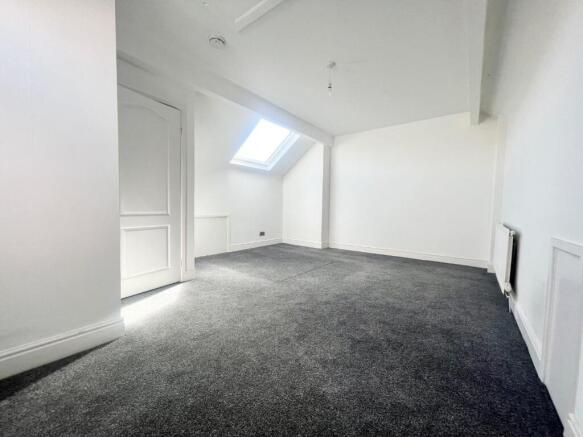 3 bed Semi-Detached to rent Image 6