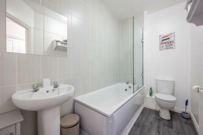 Bathroom1.jpeg