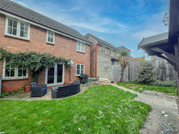 Windermere Close, Stevenage, Hertfordshire, SG1 photo 3