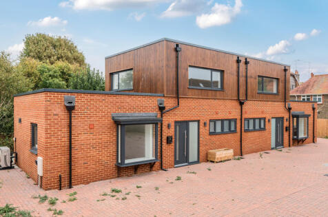 Pavilion Road, Worthing, BN14