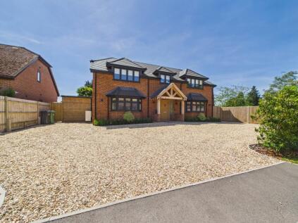 Penbere Close, Pamber Heath, RG26