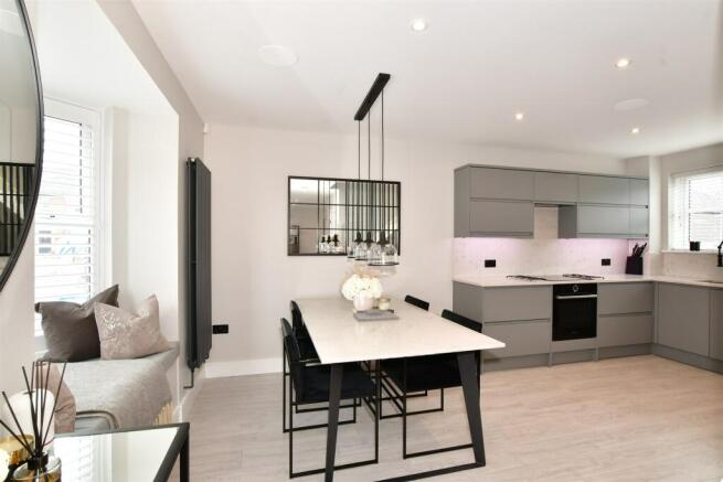Kitchen/ Dining Area