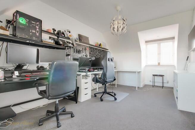 Bedroom/study/games room