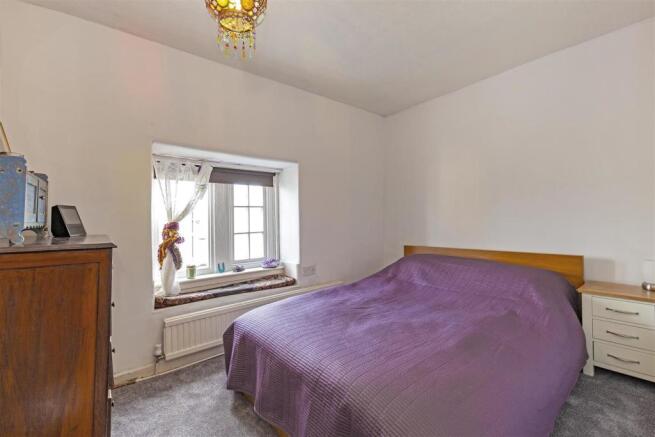Bedroom 1-1.jpg
