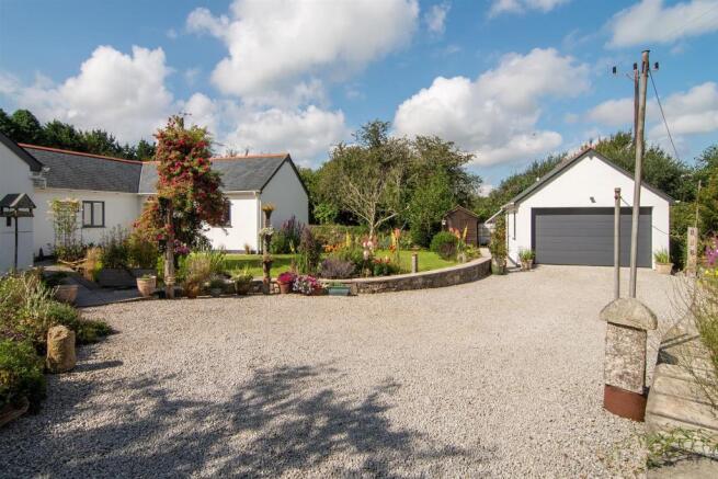 Driveway 2.jpg
