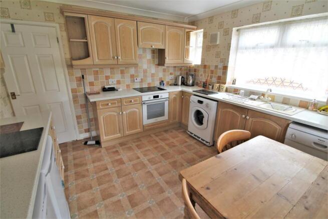 KITCHEN/BREAKFAST ROOM