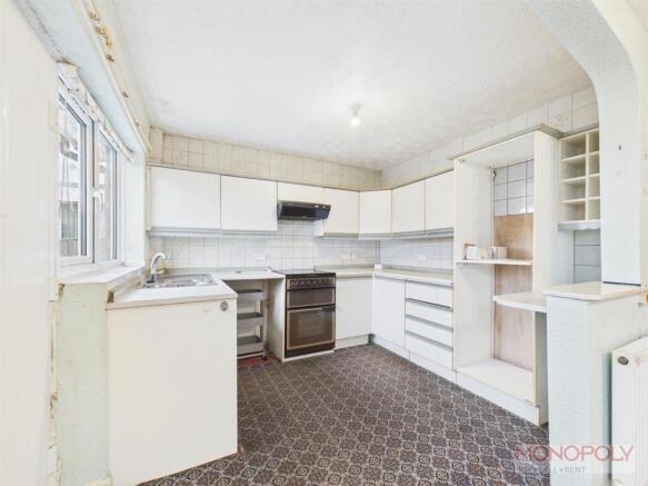Elwyn Drive, Marchwiel, LL13 photo 3