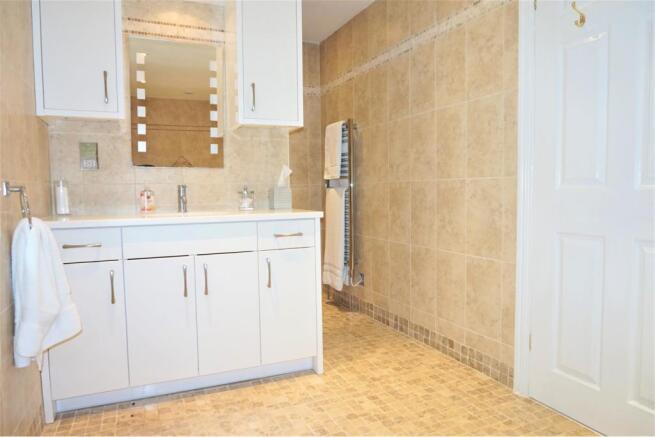 Master En-suite
