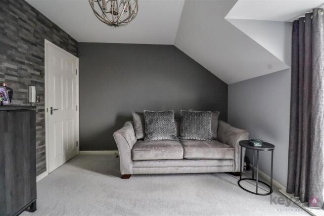 2 bed Flat for sale Image 5